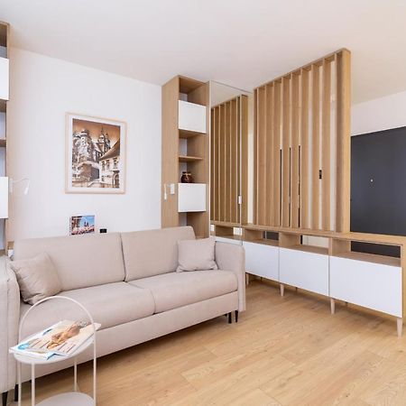 City Studio With Ac Czarnowiejska By Renters คราคูฟ ภายนอก รูปภาพ