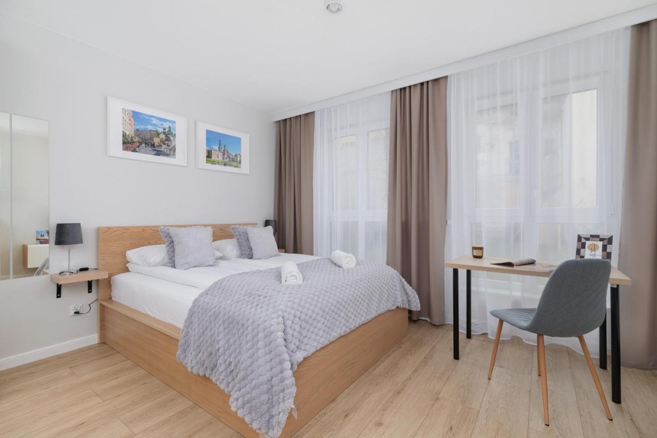 City Studio With Ac Czarnowiejska By Renters คราคูฟ ภายนอก รูปภาพ