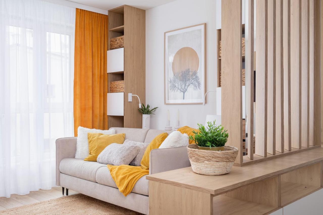 City Studio With Ac Czarnowiejska By Renters คราคูฟ ภายนอก รูปภาพ
