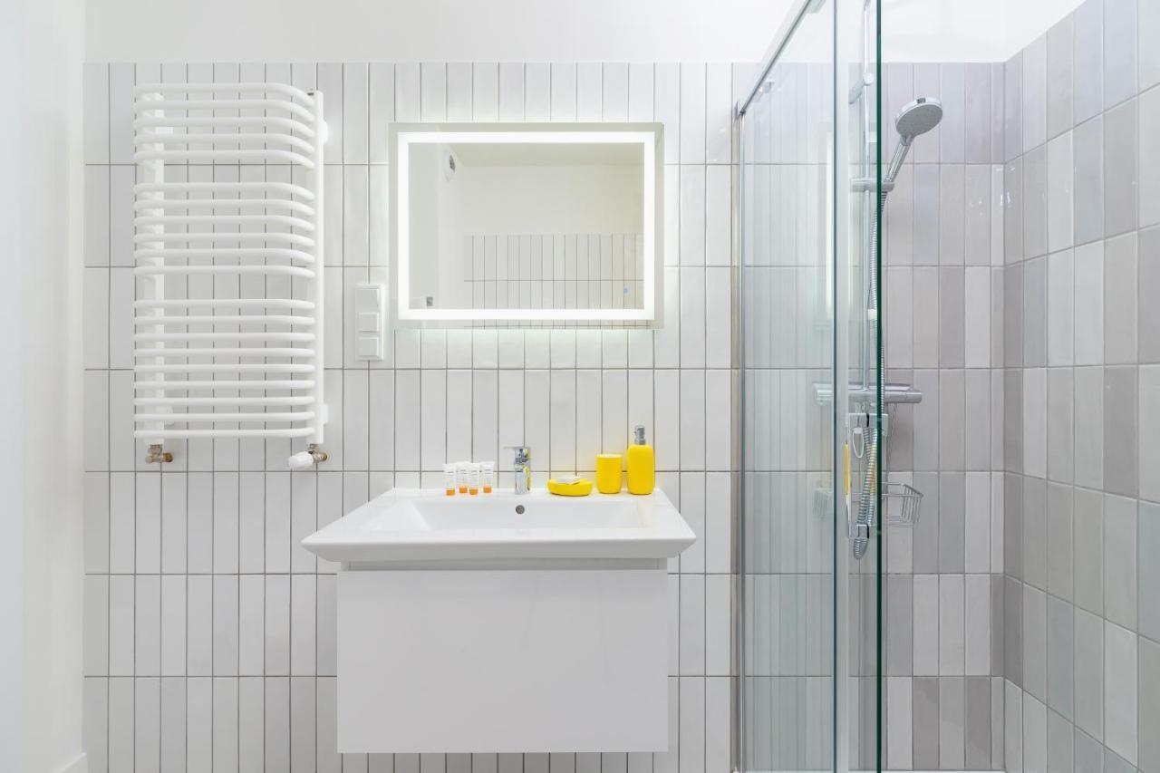 City Studio With Ac Czarnowiejska By Renters คราคูฟ ภายนอก รูปภาพ