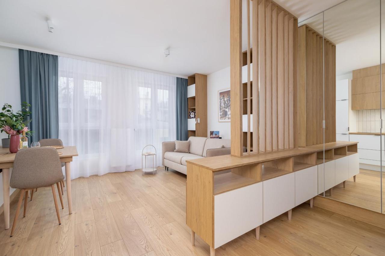City Studio With Ac Czarnowiejska By Renters คราคูฟ ภายนอก รูปภาพ