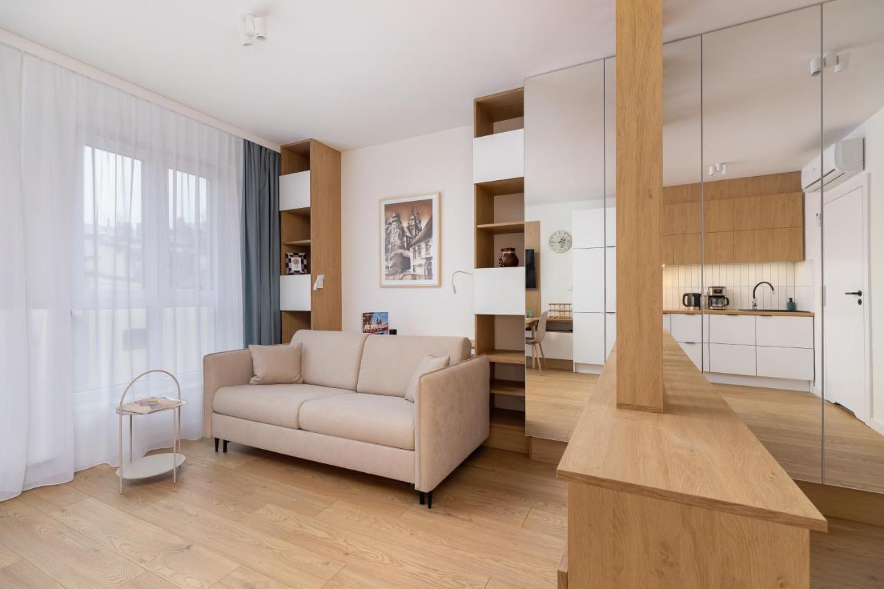 City Studio With Ac Czarnowiejska By Renters คราคูฟ ภายนอก รูปภาพ