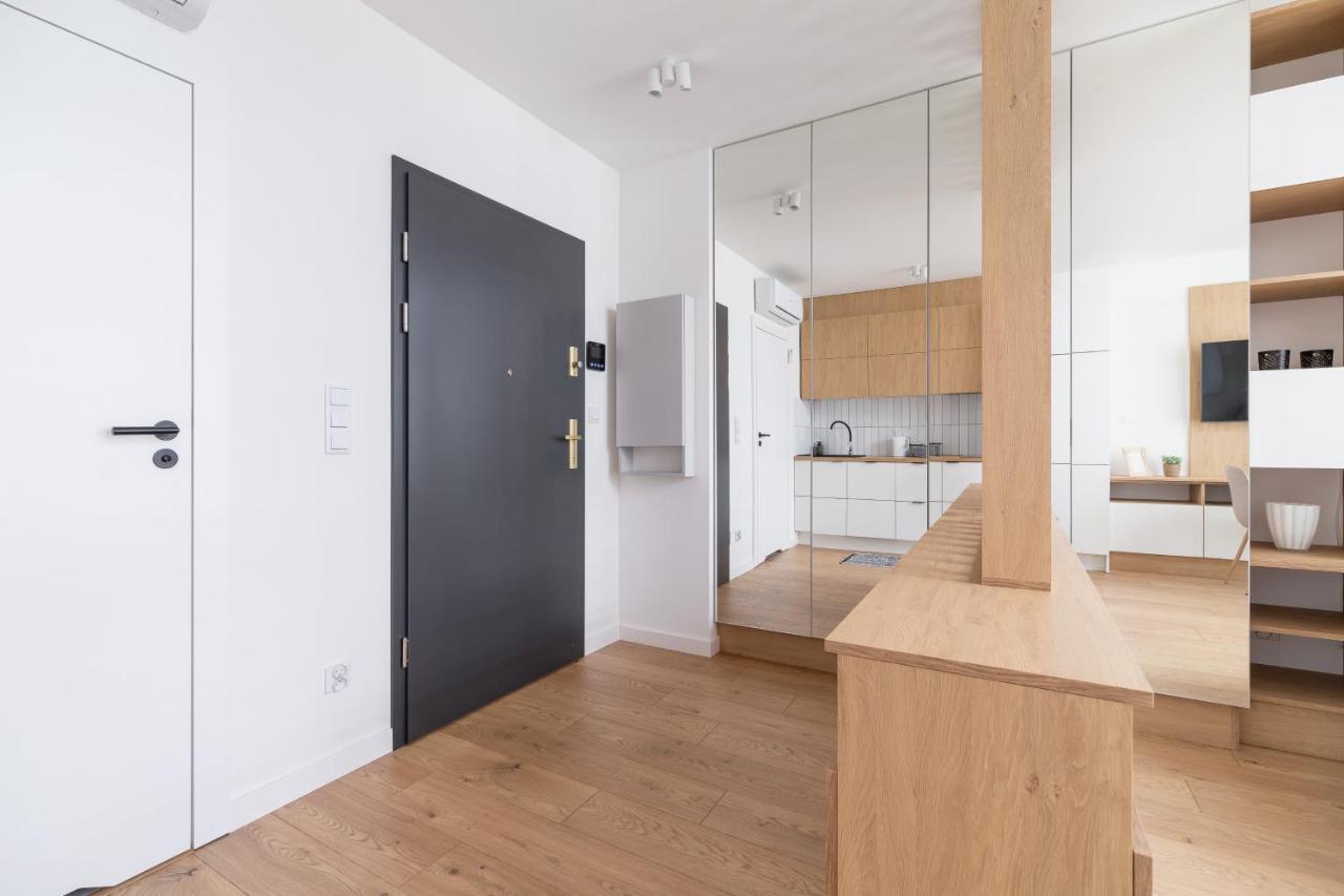 City Studio With Ac Czarnowiejska By Renters คราคูฟ ภายนอก รูปภาพ