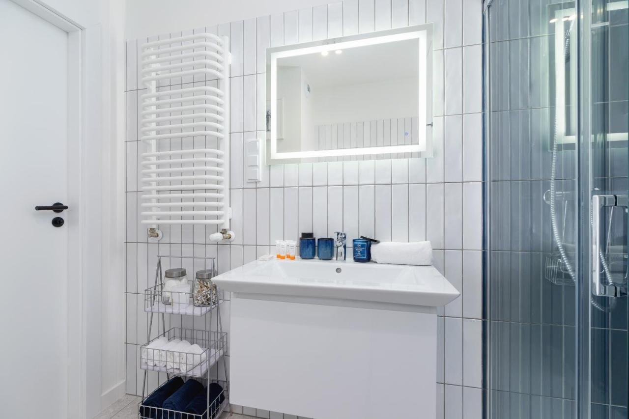 City Studio With Ac Czarnowiejska By Renters คราคูฟ ภายนอก รูปภาพ
