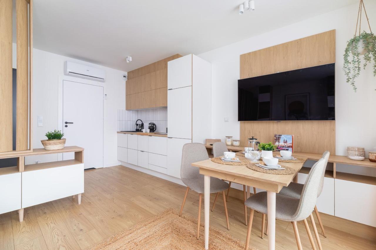 City Studio With Ac Czarnowiejska By Renters คราคูฟ ภายนอก รูปภาพ